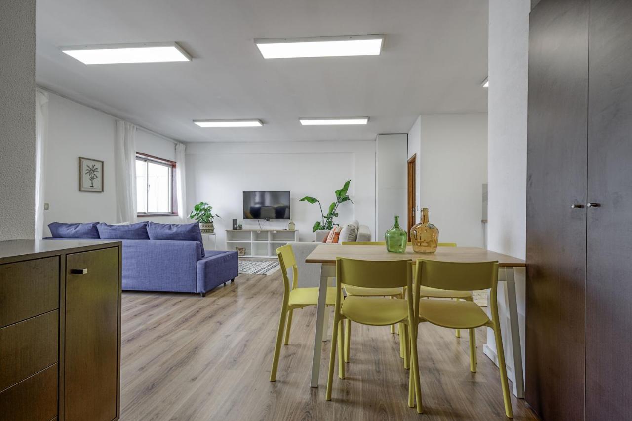 Travel & Live Fernao Magalhaes Apartment *