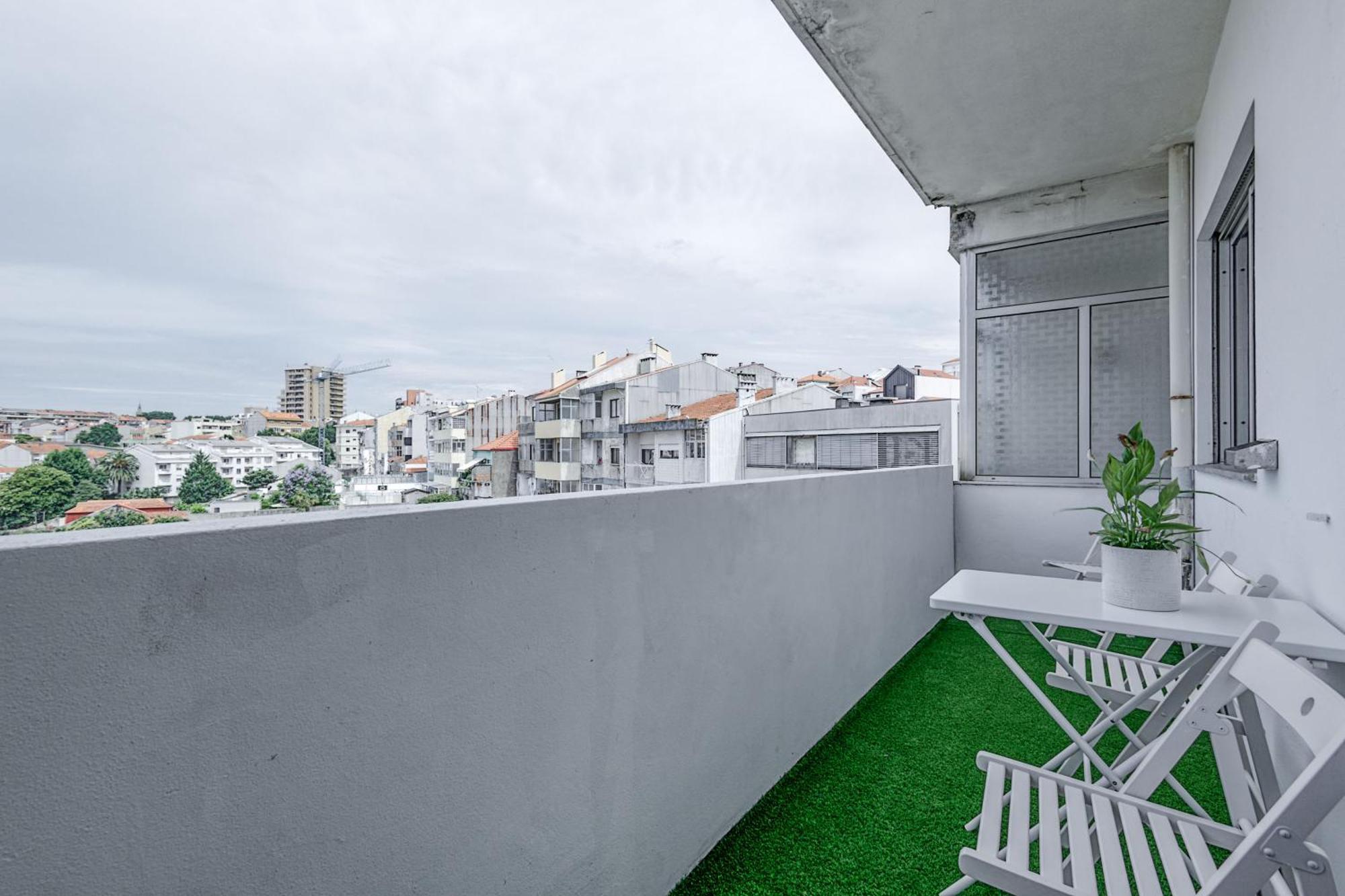 Travel & Live Fernao Magalhaes Apartment